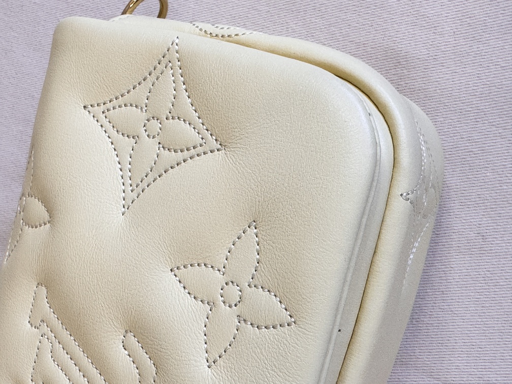 Wallet on strap bubblegram buttergelb