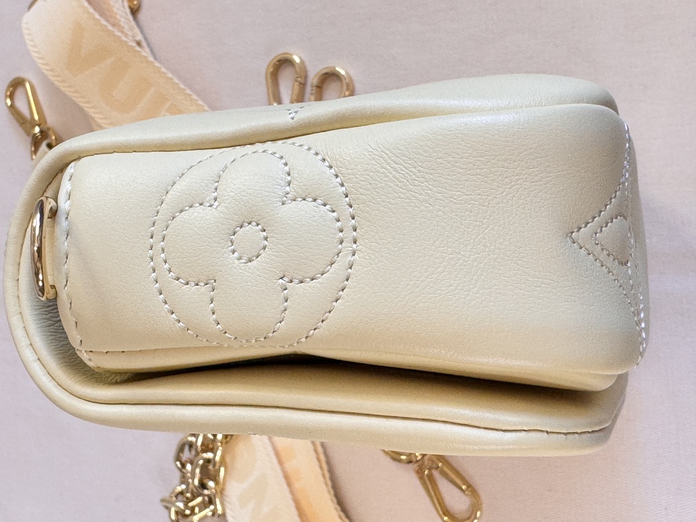Wallet on strap bubblegram buttergelb