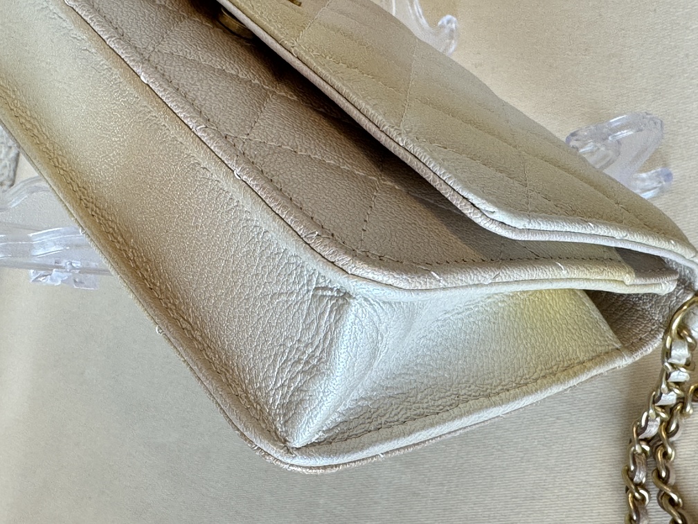 CHANEL Wallet on chain Ombre beige