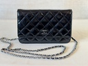 CHANEL Wallet on chain Lackleder schwarz