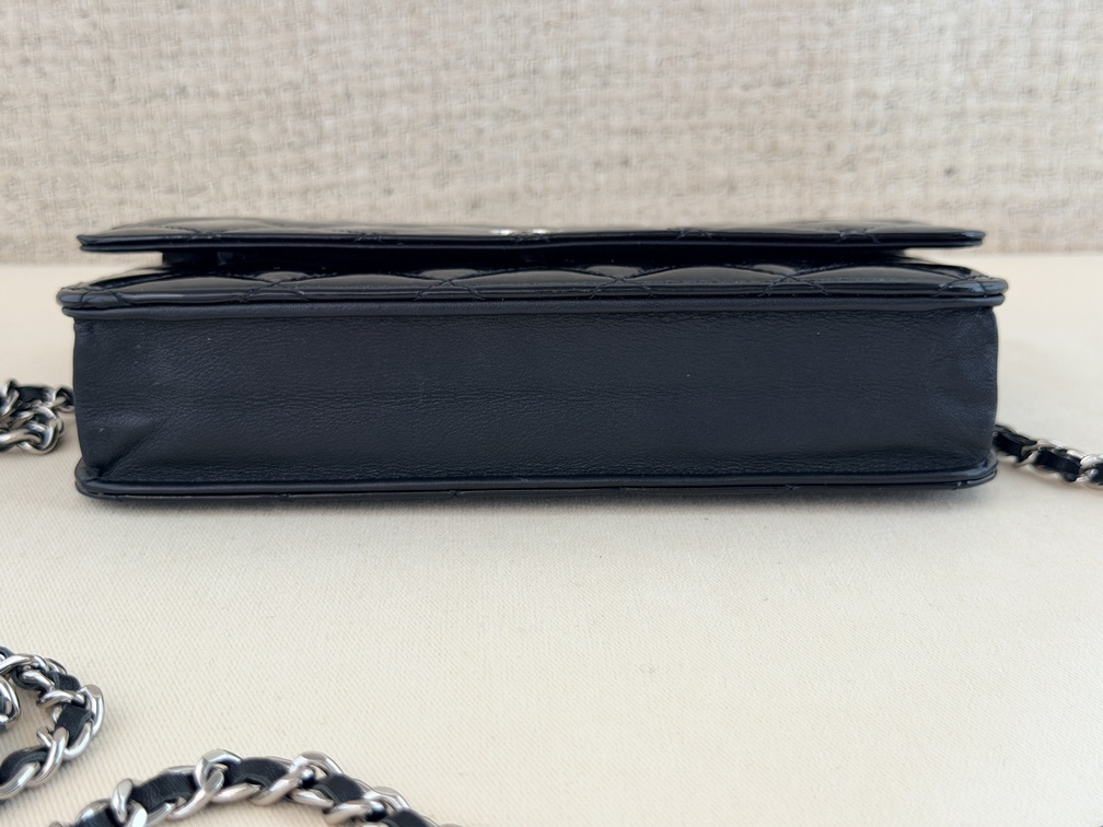 CHANEL Wallet on chain Lackleder schwarz