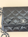 CHANEL Wallet on chain Lackleder schwarz