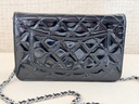 CHANEL Wallet on chain Lackleder schwarz