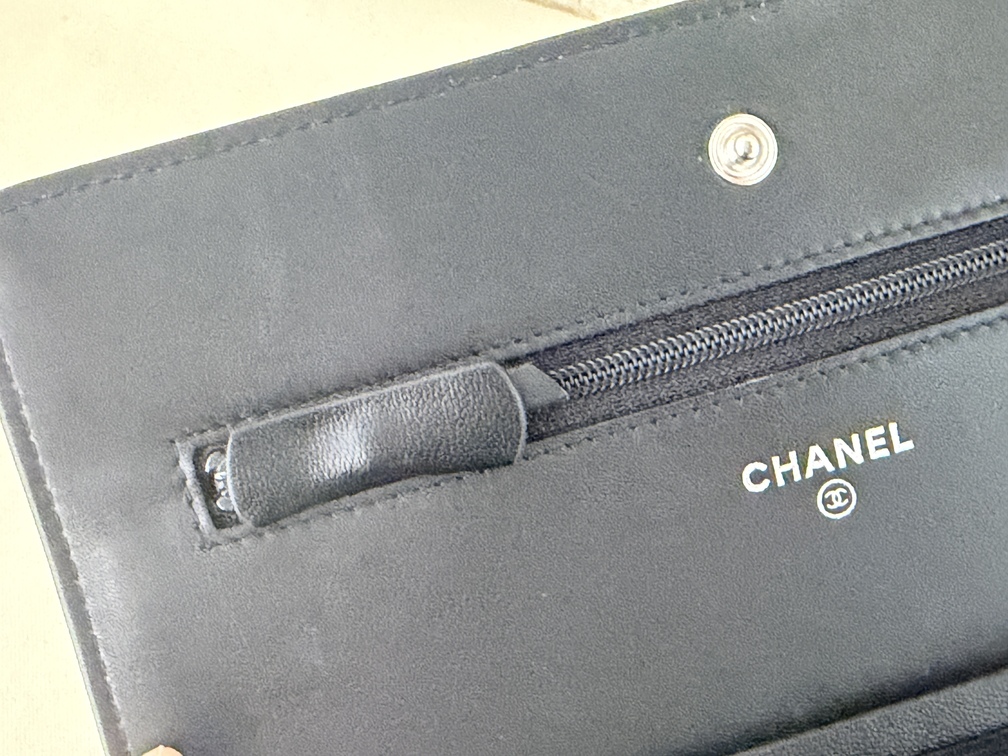 CHANEL Wallet on chain Lackleder schwarz