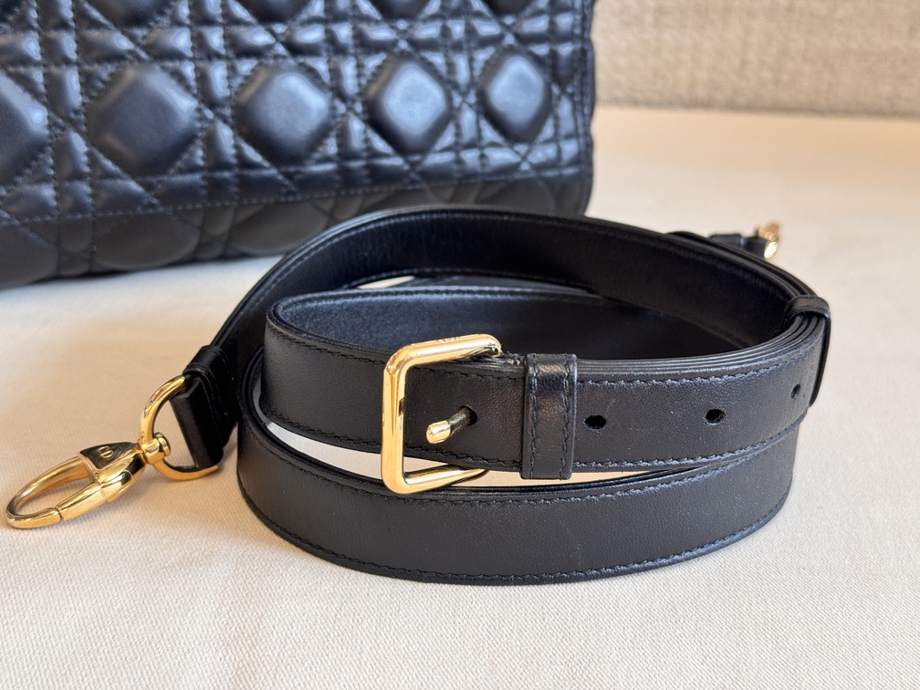 DIOR Lady Medium Cannage