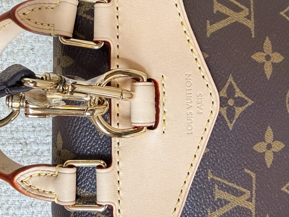 Montsouris Mini Monogram