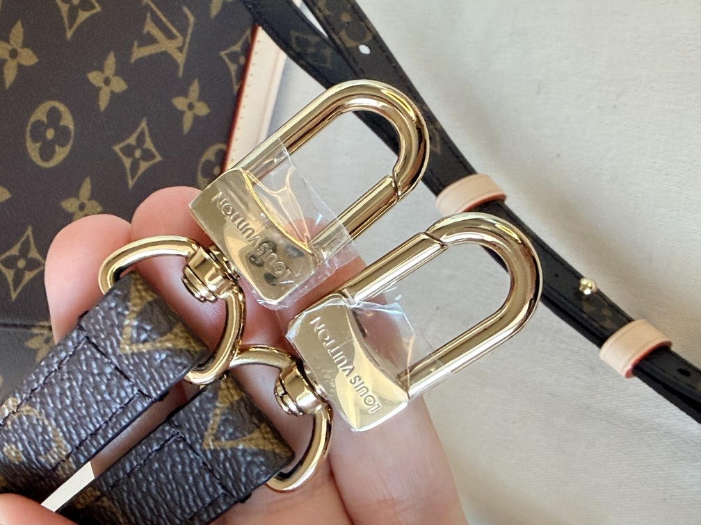 Montsouris Mini Monogram