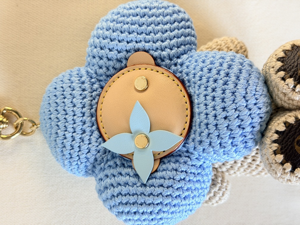 Taschenschmuck Vivienne Crochet blau