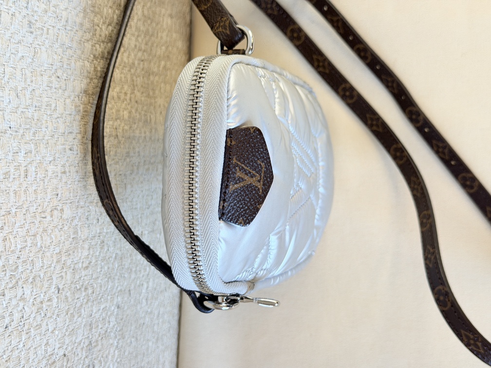 Phone Sleeve Pillow silber