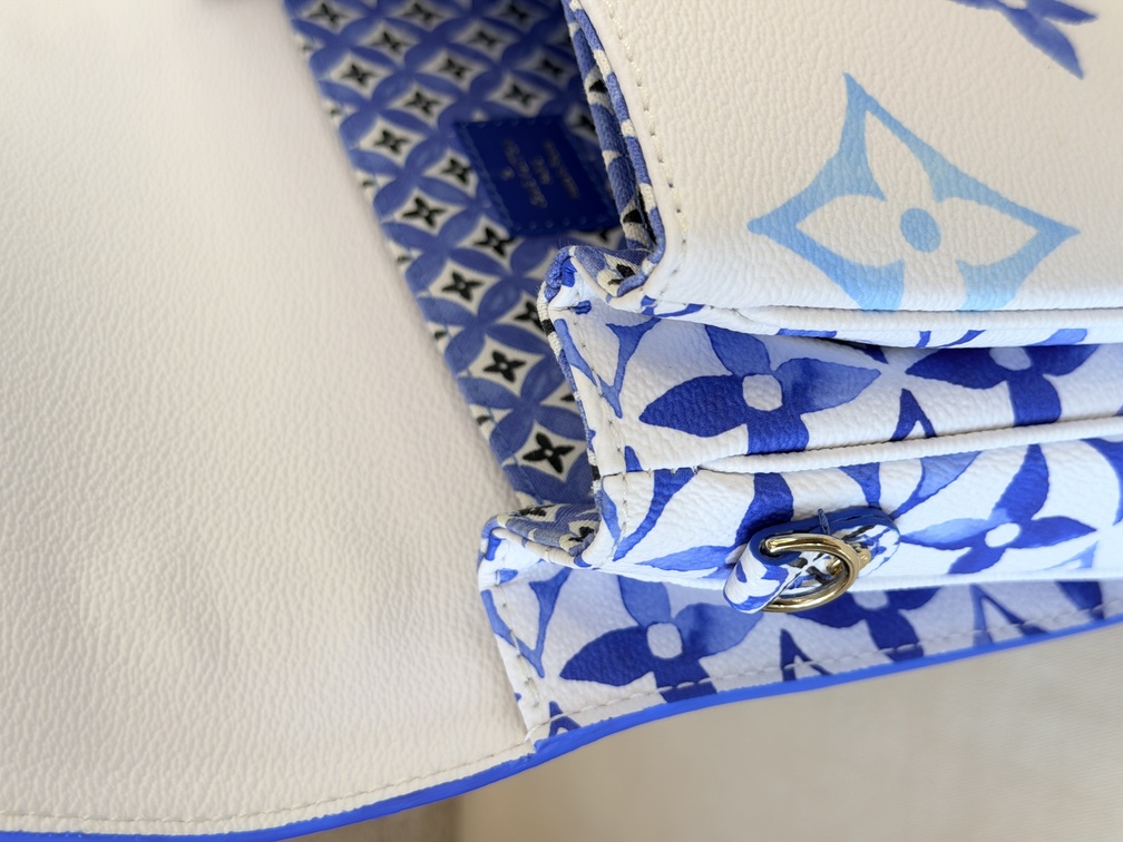Pochette Metis By The Pool blau