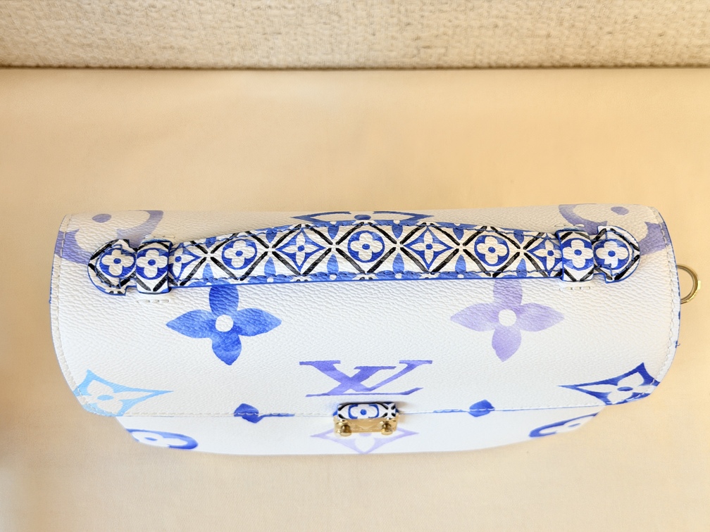 Pochette Metis By The Pool blau