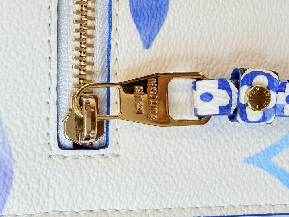 Pochette Metis By The Pool blau