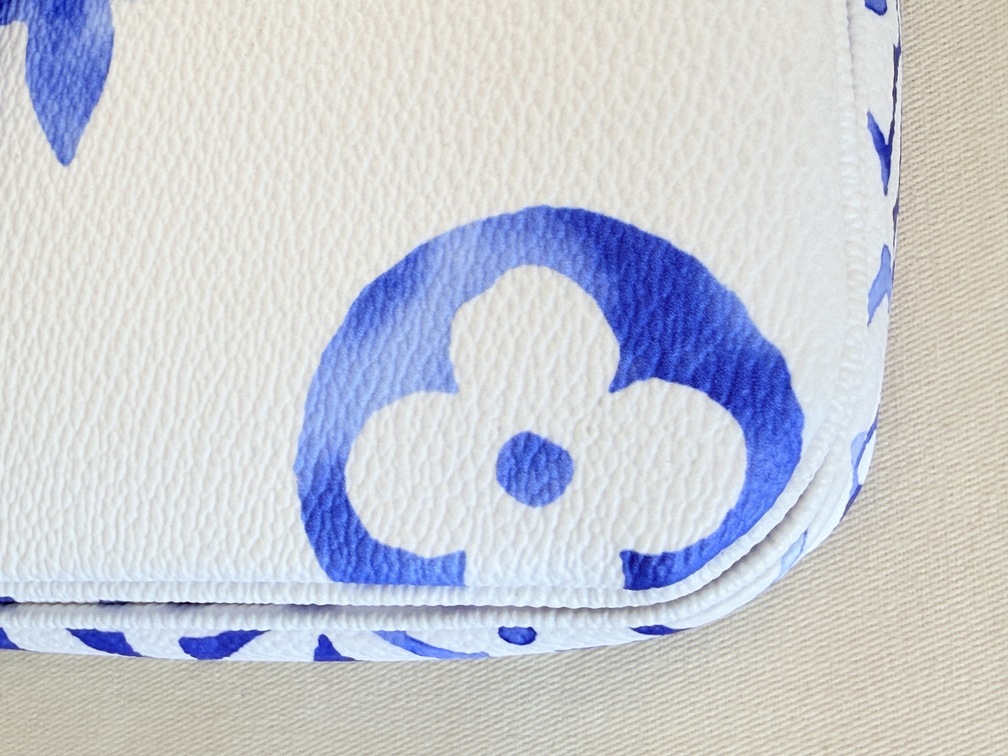 Pochette Metis By The Pool blau