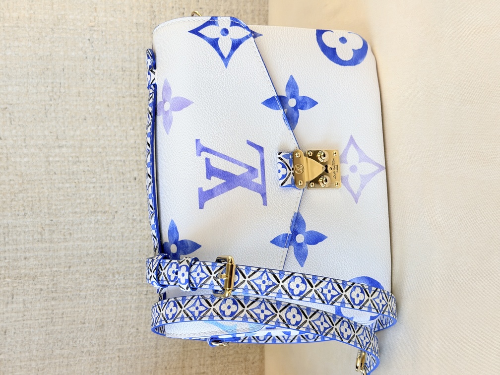 Pochette Metis By The Pool blau