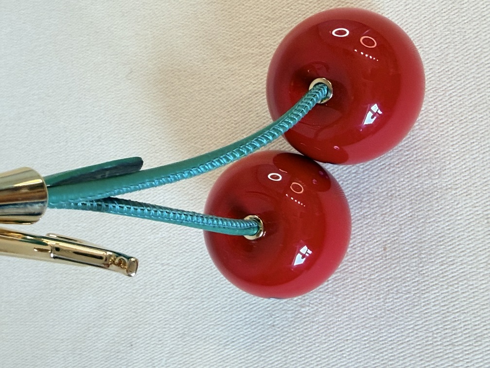 Taschenschmuck Cherry LVxTM