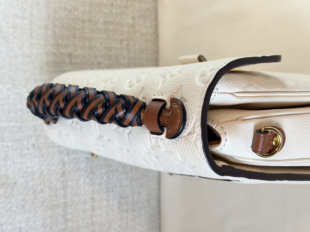 Pochette Metis Empreinte Creme / chocolate braided