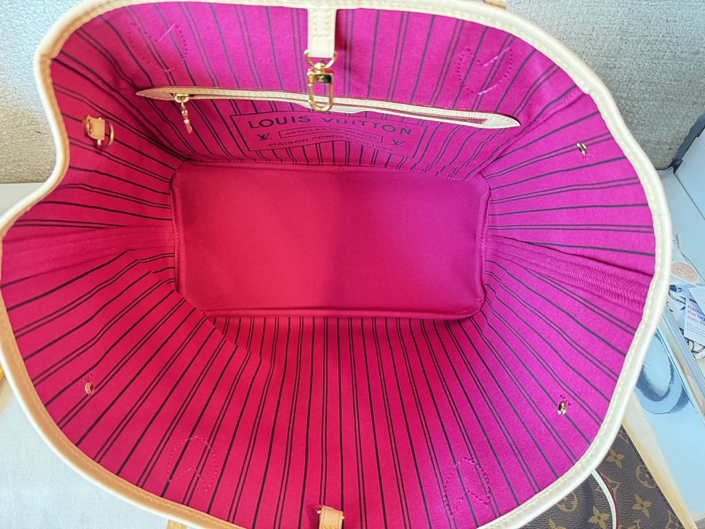 Neverfull MM Monogram