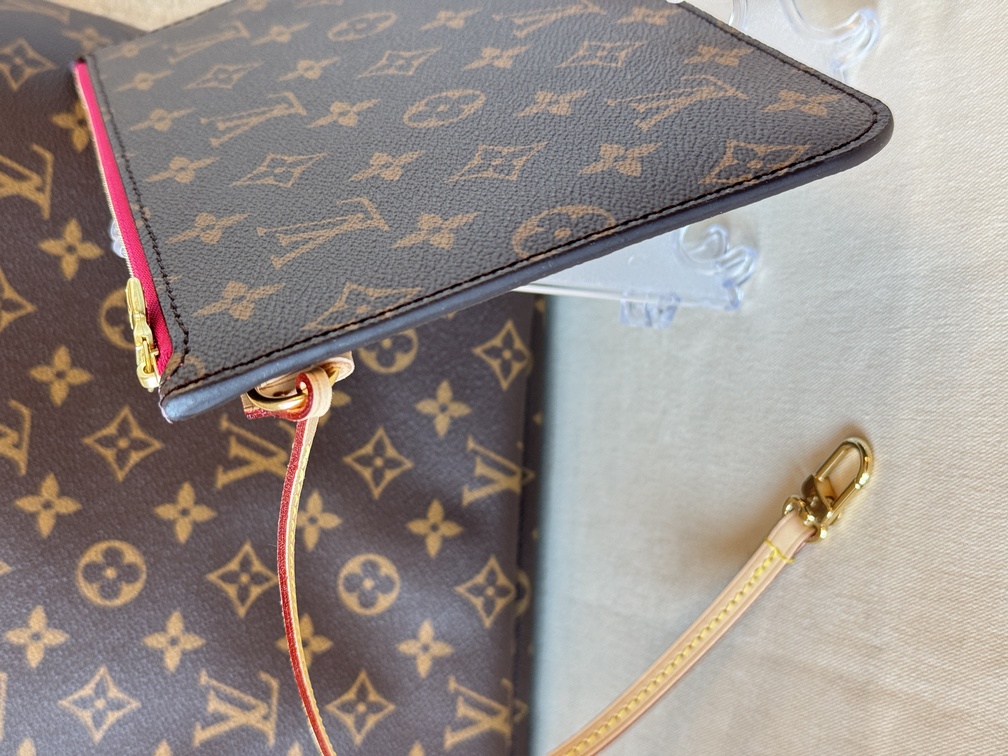 Neverfull MM Monogram