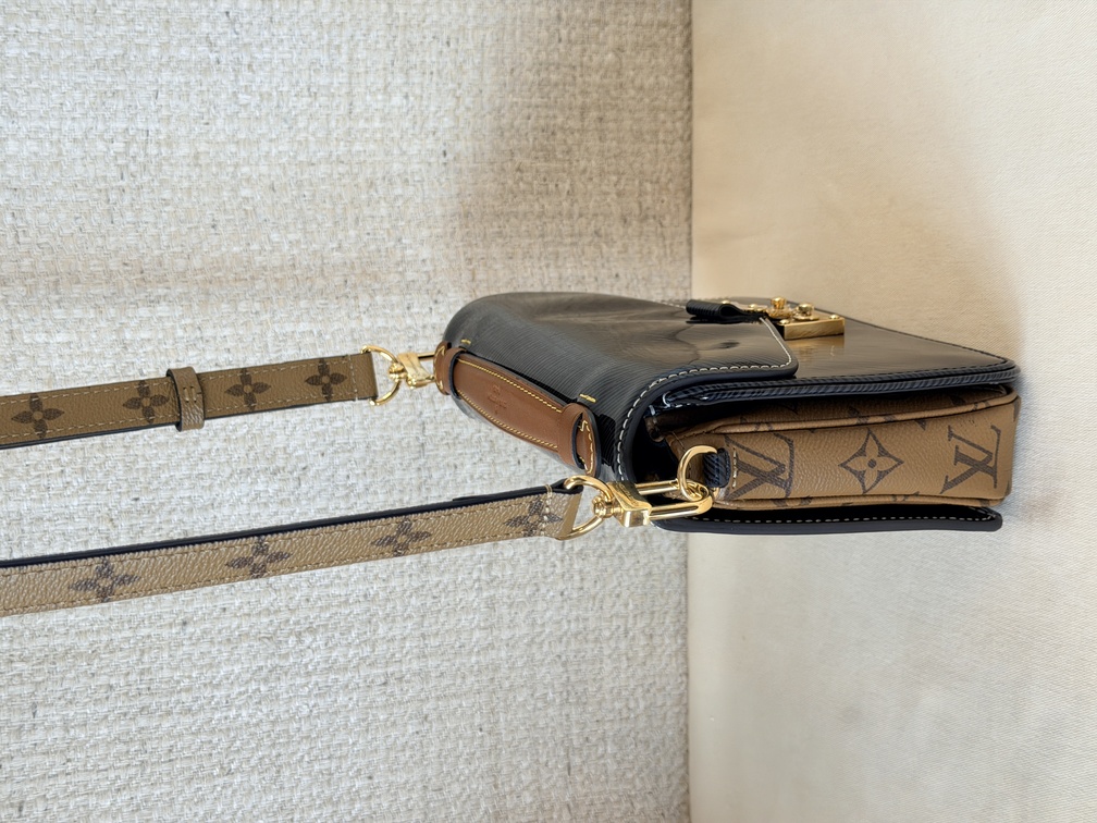 Pochette Metis Mini EPI Reverse