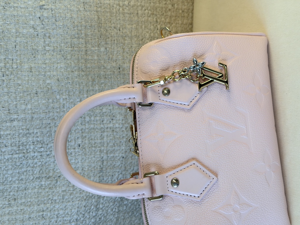 Taschenschmuck Micro LV