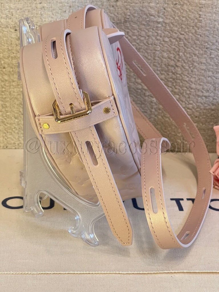 Louis Vuitton - Limited Edition Sac Coeur Heart Bag - Pink Empreinte -  Unused