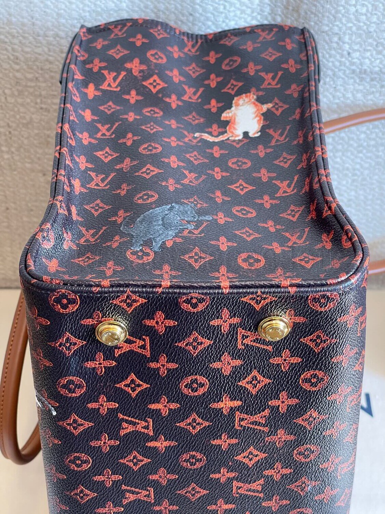 Louis Vuitton Neverfull Catogram Tote