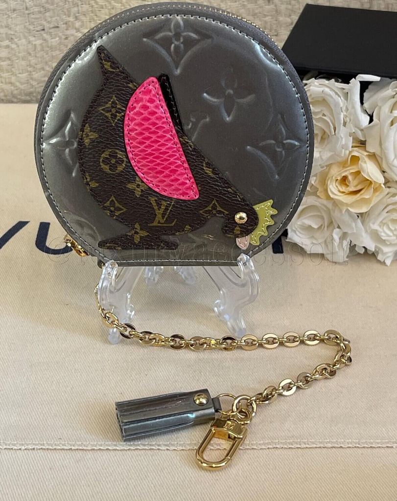 louis vuitton round coin purse