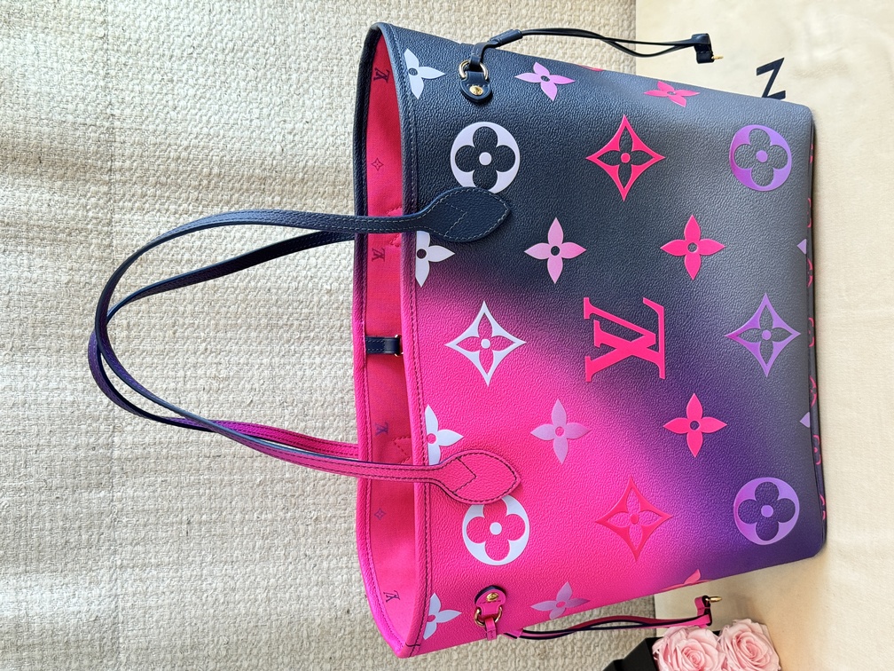 Neverfull MM Spring in the City Midnight fuchsia