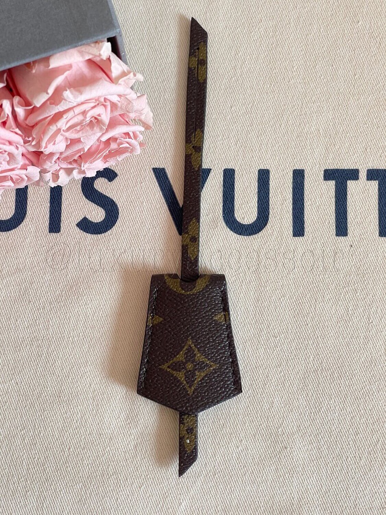 Clochette Anhänger Monogram