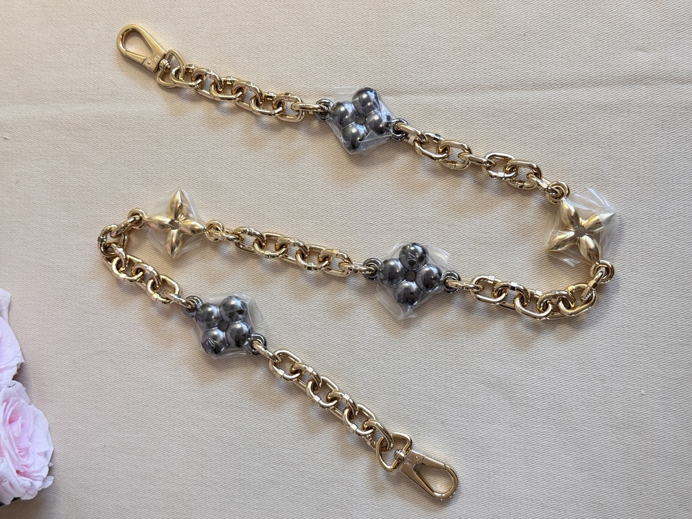 chain strap flower