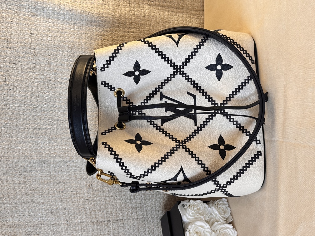 NeoNoe MM Embroidery