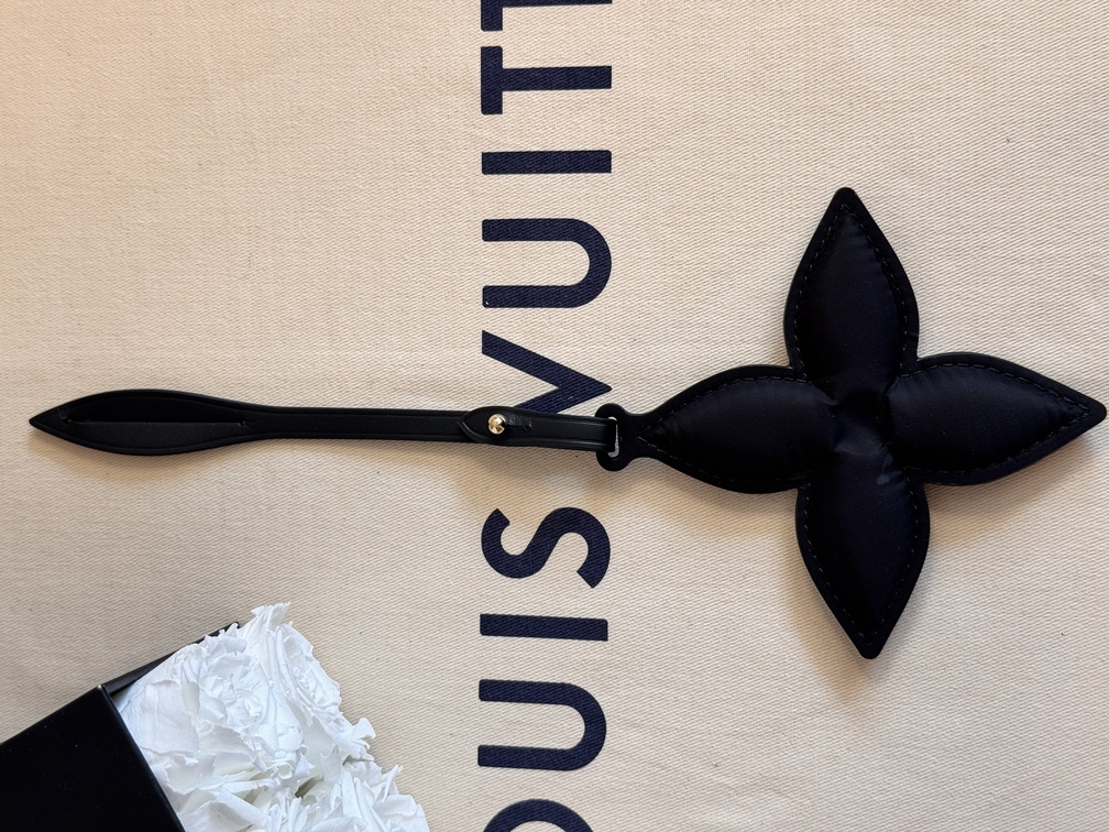 Taschenschmuck Flower Pillow