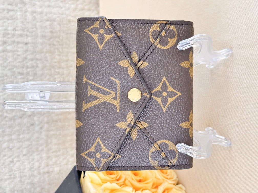 Celeste wallet Monogram