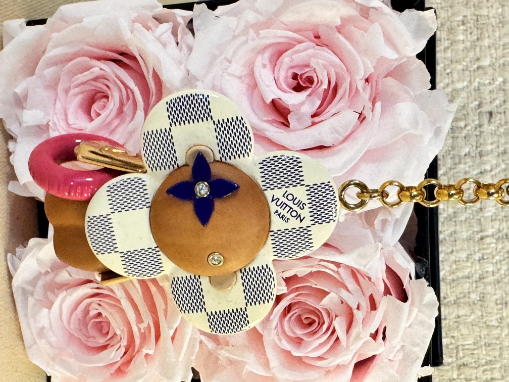 bagcharm Vivienne Damier Azur