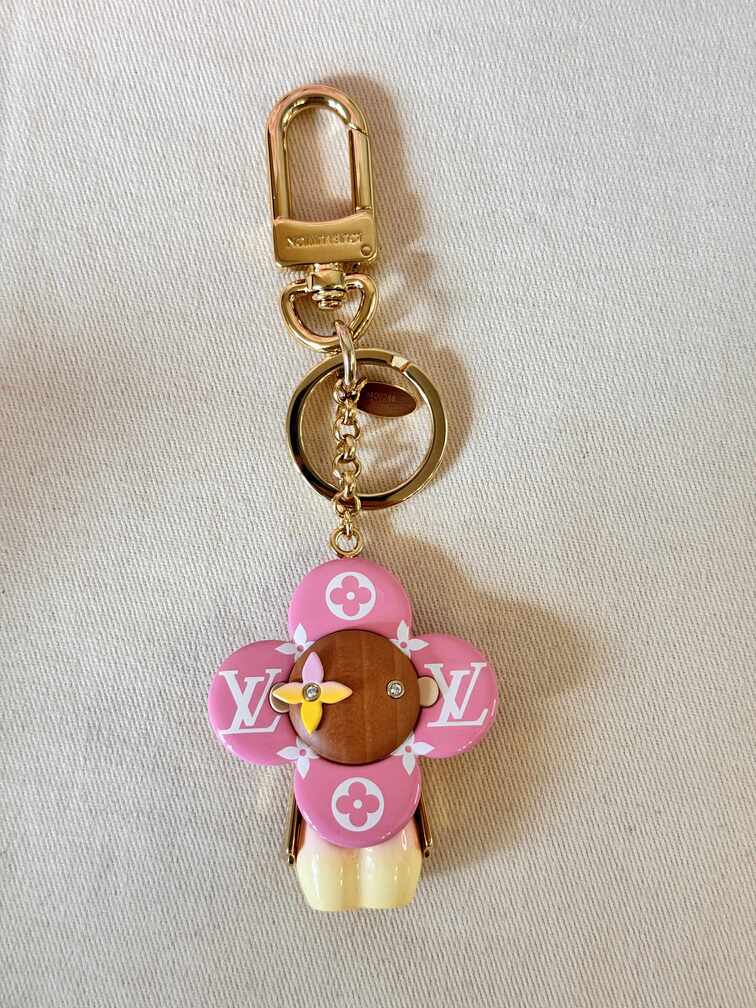 Taschenschmuck Vivienne By The Pool pink