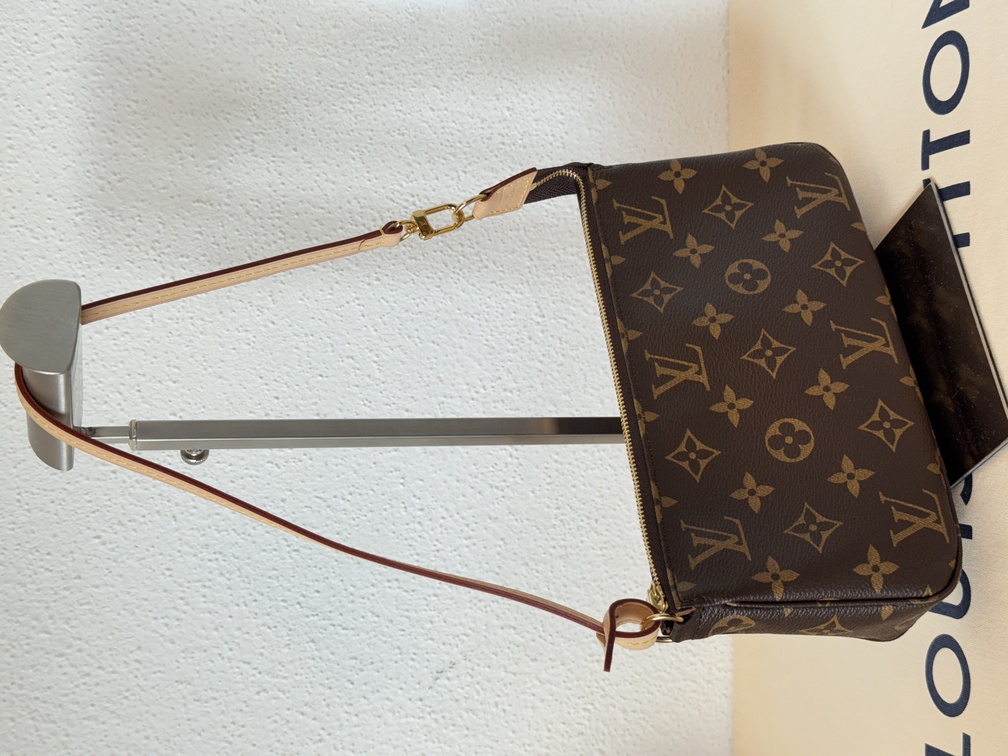 Pochette Accessoires Monogram